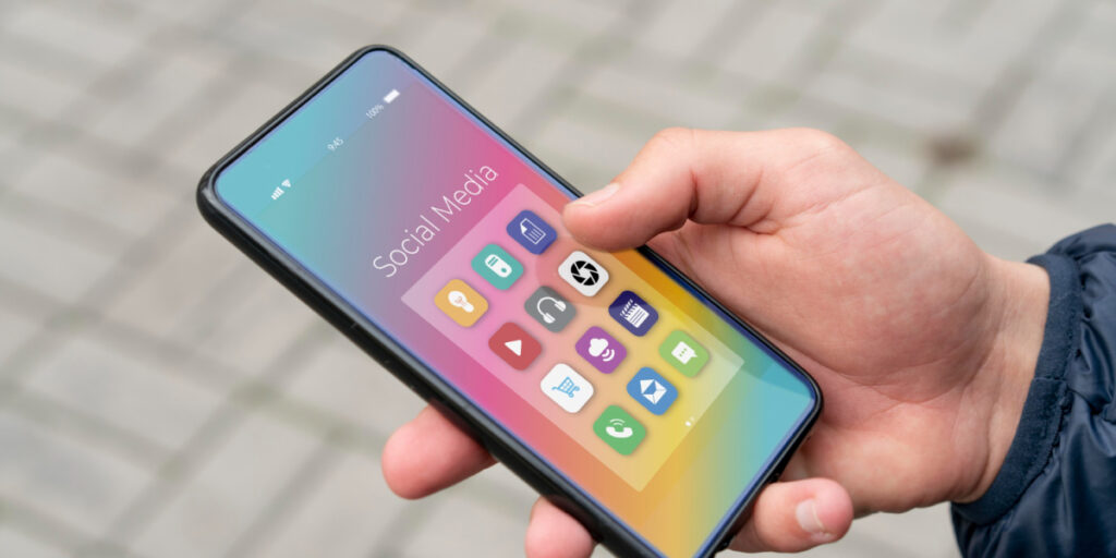 Beyond Templates: What Really Sets Custom Mobile Apps Apart from Standard Solutions?